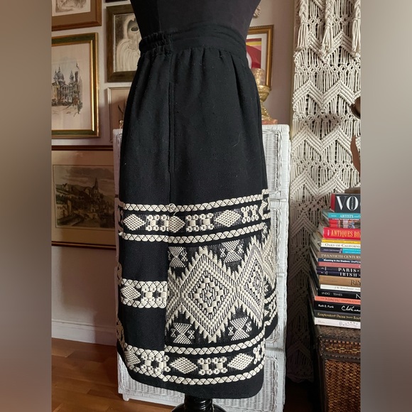 5 for $35 Ethnic pattern skirt - Picture 4 of 12